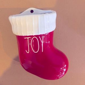 Rae Dunn, Joy stocking